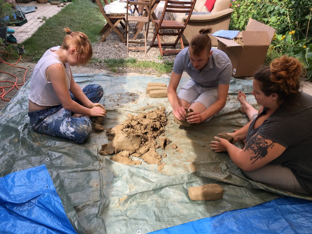 Brotbackofen aus Lehm bauen - Rückblick - elkepiff.at
